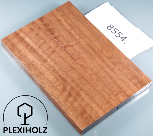 [0061] Walnuss Griffschalen stabilisiert | 120x40x10 | plexiholz | 8554